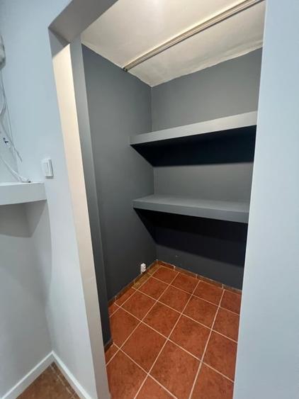 Apartament cu 4 camere decomandat în Craiovița Nouă