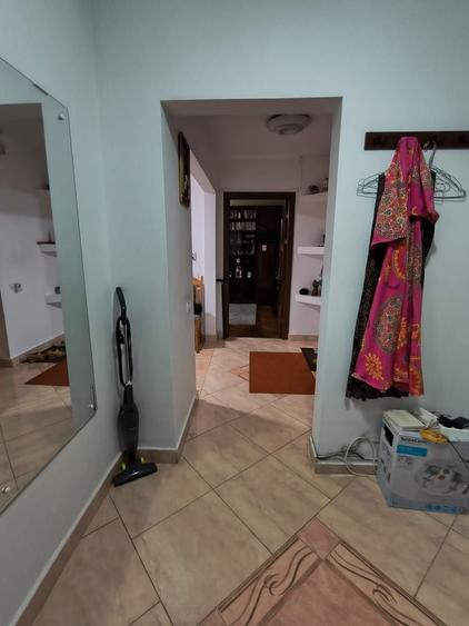 Apartament cu 3 camere decomandat în Delfinariu