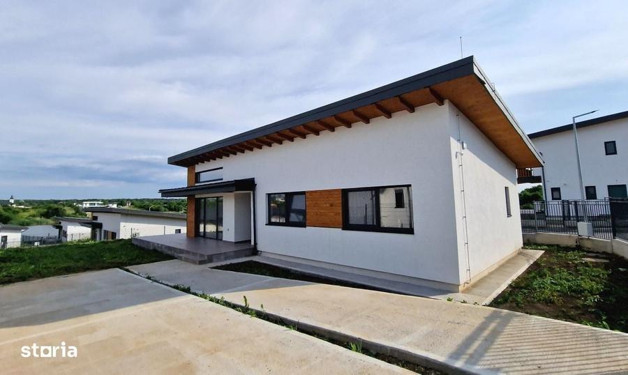 Casă cu 3 camere în Tâncăbești