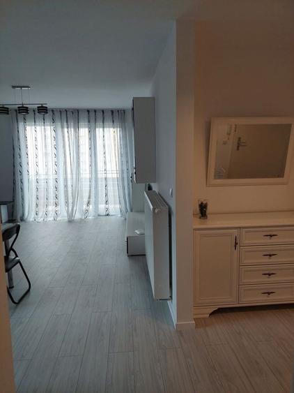 Apartament cu 3 camere decomandat, mobilat în Avantgarden