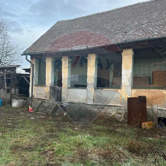 Casă individuală cu 3 camere cu Teren 2298 Mp în Gurba