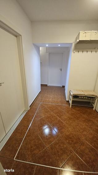 Apartament cu 4 camere decomandat în Dârste