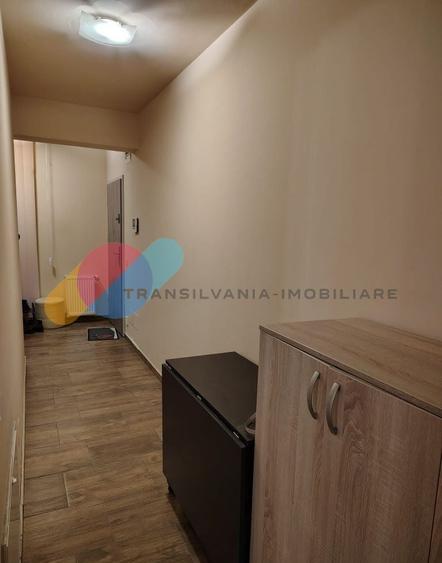 Apartament cu 2 camere semidecomandat în Central