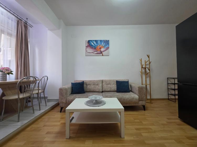 Apartament cu 2 camere semidecomandat în Ultracentral