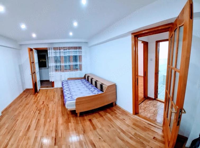 Apartament cu 3 camere decomandat în Fălticeni