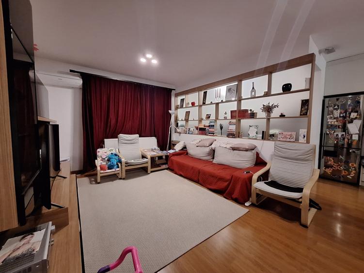 Apartament cu 3 camere semidecomandat, mobilat în Florești — fotografia 1