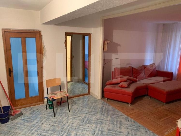Apartament cu 4 camere decomandat, mobilat în Cetate