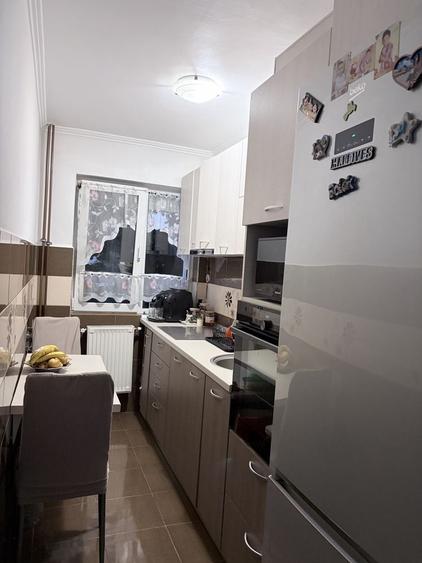 Apartament cu 3 camere nedecomandat în Valenta