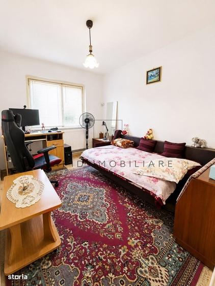 Apartament cu 3 camere decomandat în Sud