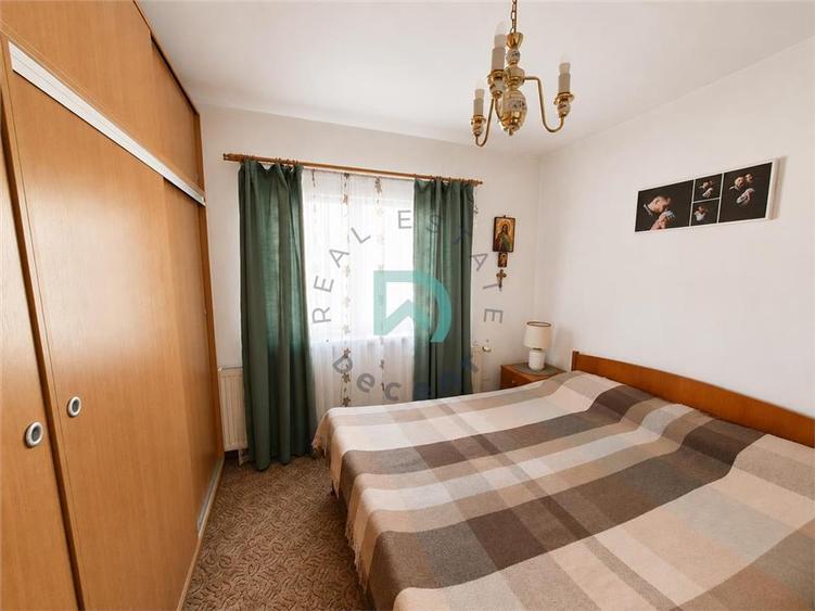 Apartament cu 3 camere decomandat în Vlahuță