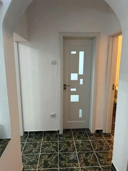 Casa curte-sediu firma4 cam+parcare, metrou Crangasi/Petrache Poenaru - 4