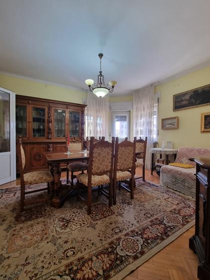 Dacia - 3 Camere - Garaj - Curte - 5