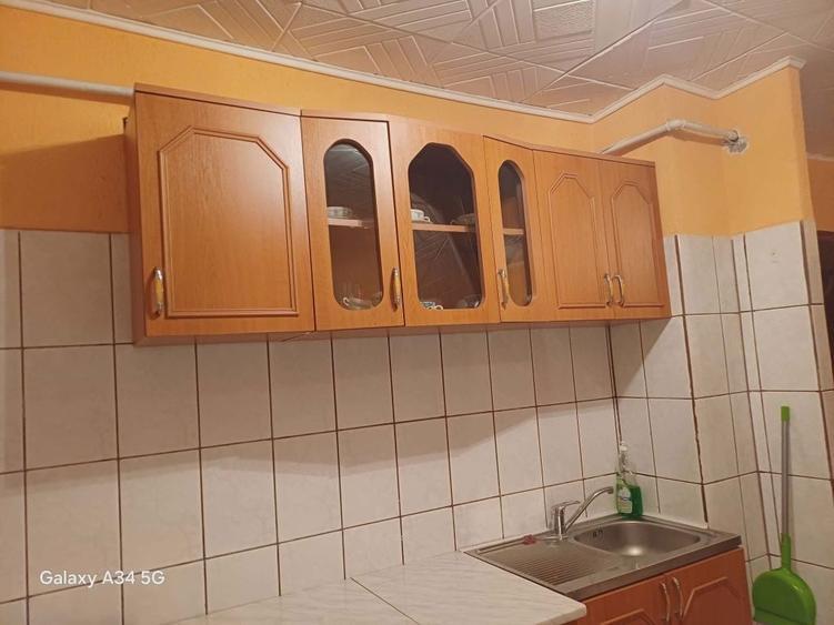 Vand Apartament 3camere etajul trei - 3