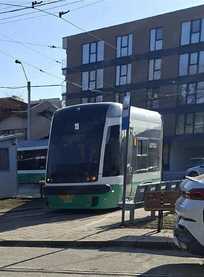 Ap 3 camere Tatara?i Ateneu, Sta?ie in fa?a blocului - 6