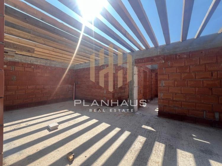 Case individuale Satu Nou de Sus , la rosu / semifinisate , 500 - 700 mp teren - 22