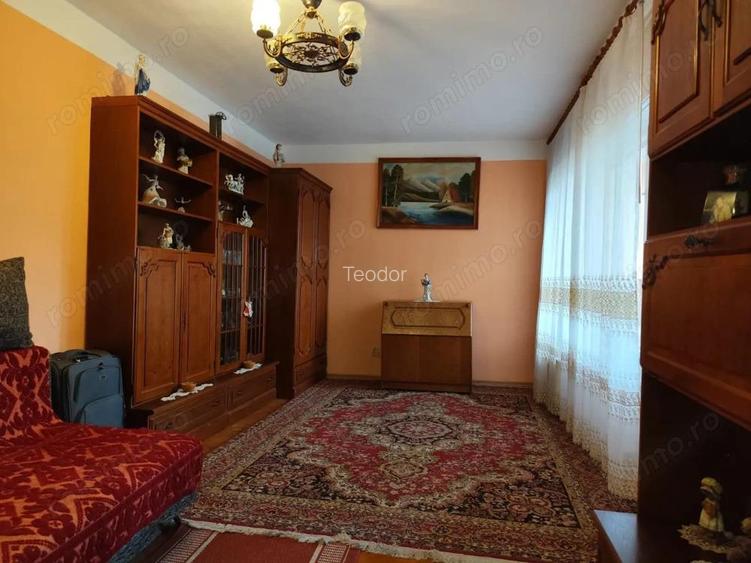 Apartament 3 camere de vanzare, B-dul Dacia, Oradea