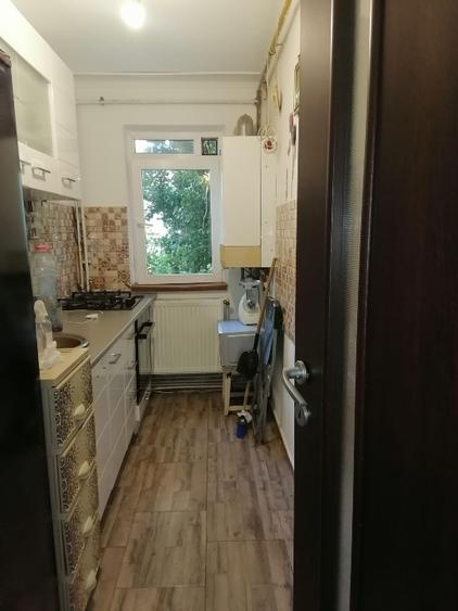 Vând apartament 3 camere  - 2