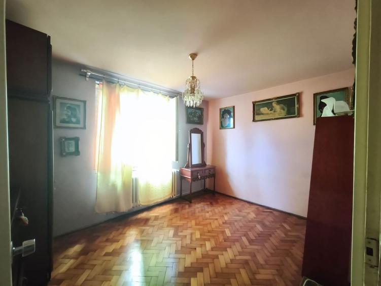 Apartament 2 camere, decomandat, parter cu balcon, GARAJ,  zona Mercur - 18