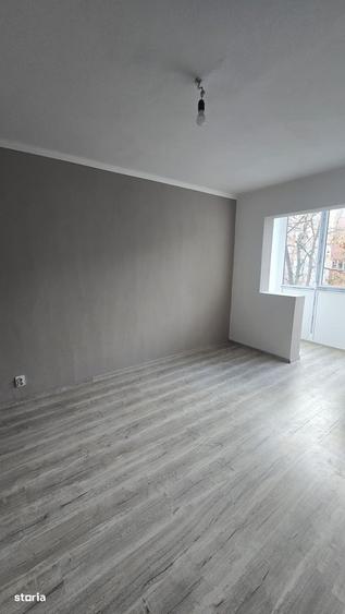 Apartament 3 camere, etaj 2, Micalaca-zona 100 - 2