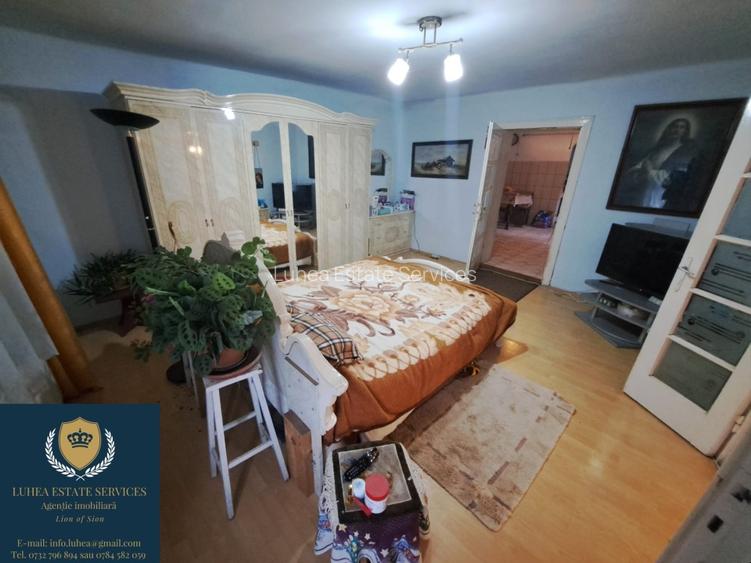 Casă 3 camere, 2 bucătării, Reșița, Muncitoresc