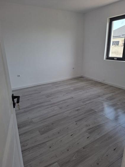 Casa noua ,moderna,pe parter confort ,liniste si spatiu perfect !! - 7