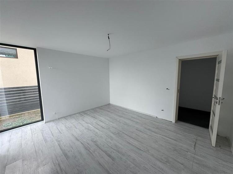 Casa P+M de vanzare in Campineanca (strada asfalata) - 11