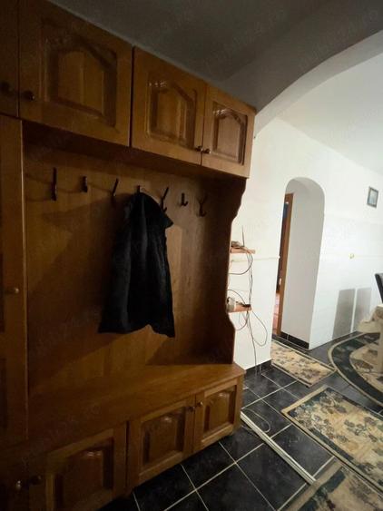 De vanzare apartament cu 3 camere + garaj cu pivni?a - 2