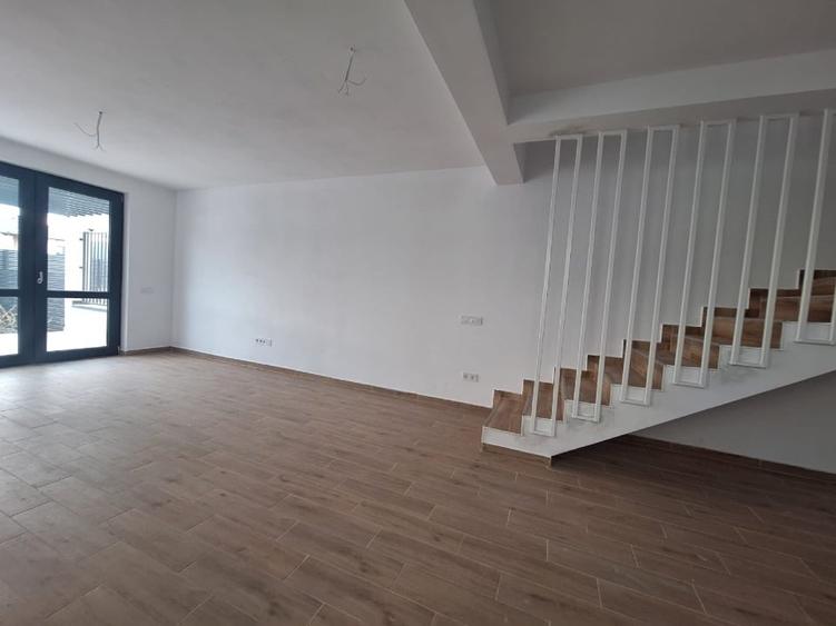 EXCLUSIVITATE! Casa tip duplex,  finisaje premium, curte, 2 locuri de parcare - 1
