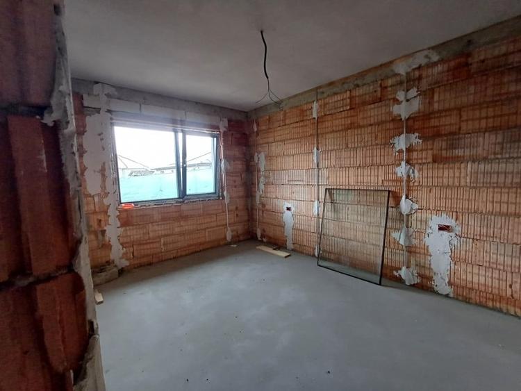 CASA INDIVIDUALA , 3 CAMERE, BECI,  PLACA DE BETON PESTE ETAJ , TOMESTI - 13