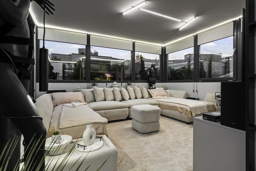 Penthouse cu 4 camere în P-ța Unirii