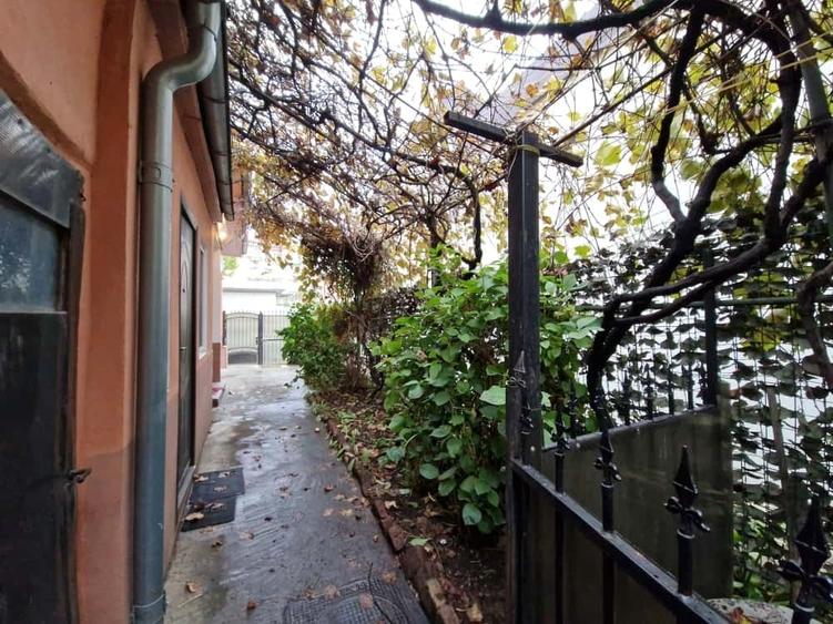 Casa cu teren in proprietate - Investitie - Metrou Piata Muncii - 5