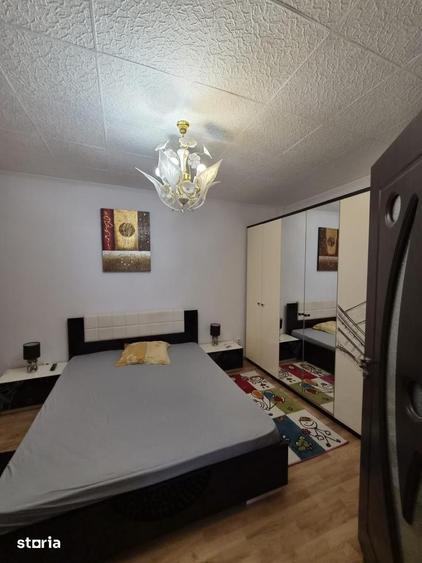 Apartament cu 3 camere semidecomandat în Giulești