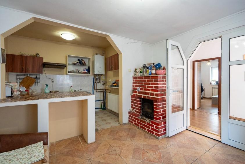 Casa cu 300 mp de teren , acces auto si dublu front in Nufarul - 6