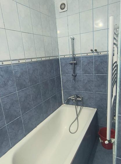 Inchiriez apartament cu o camera situat in bloc de apartamente. - 5
