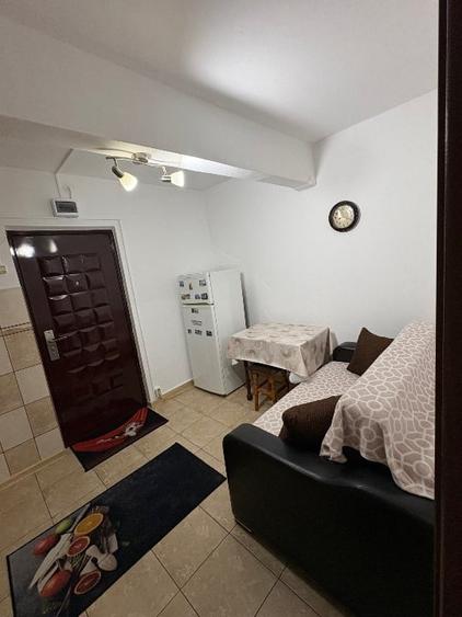 Vând cameră cămin-Etaj 2/4 - 6