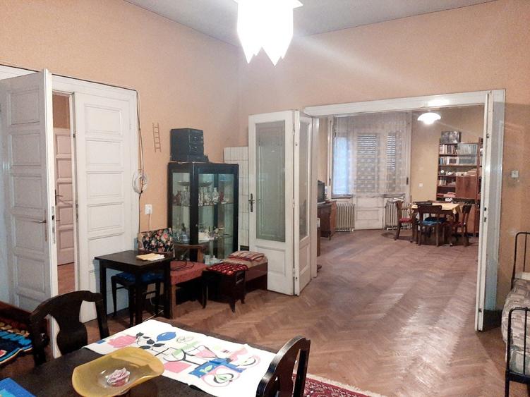 Casa centrala singur in curte - 10