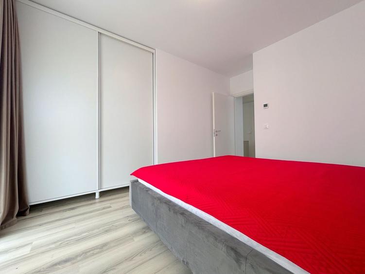 Apartament cu 3 camere decomandat, mobilat în Lipovei