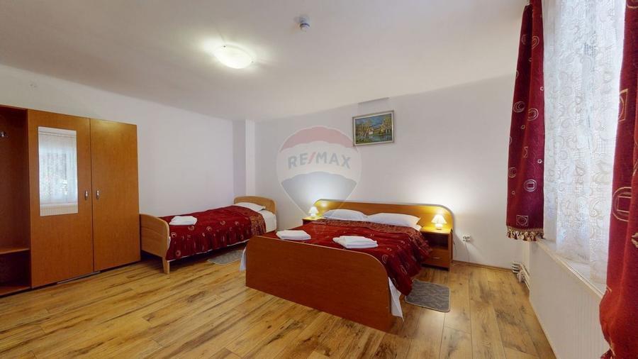 Propietate cu potential de investitie | Pensiune - 12