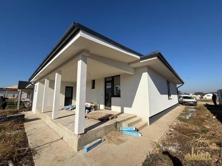 Casa noua cu 3 dormitoare, 2 bai de vanzare in Santandrei - Bihor - 1