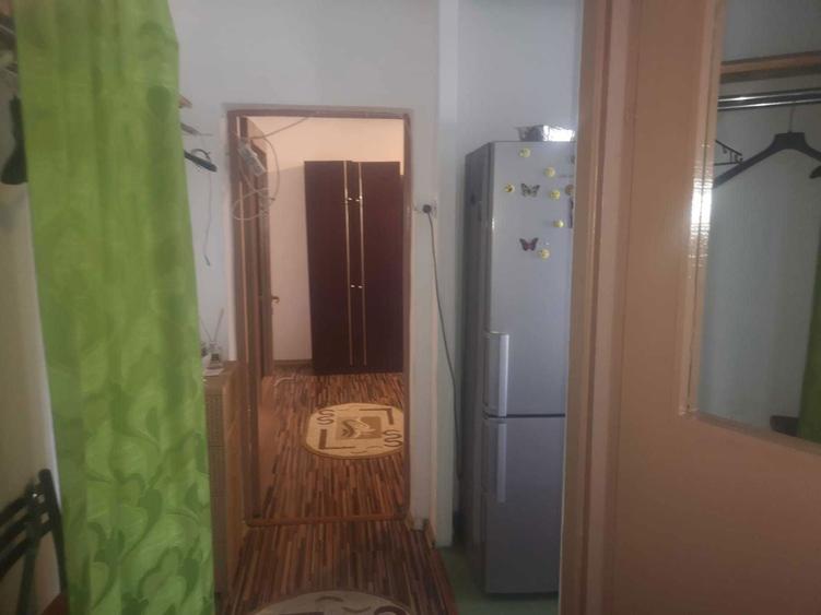 Inchiriez garsoniera Valea Rosie - 1