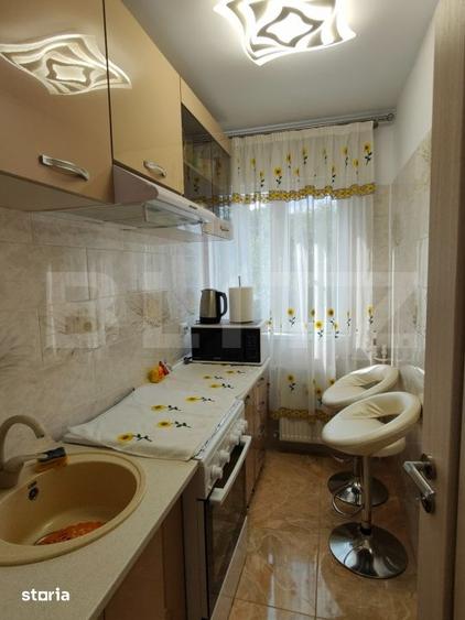 Apartament cu 2 camere semidecomandat, mobilat în Vest