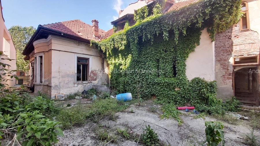 Vanzare casa veche de 288 mp si 440 mp teren in centrul Bucuresti