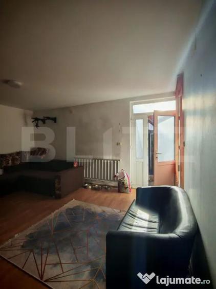 Casa cu 3 camere, 100 mp, zona centrala - 1