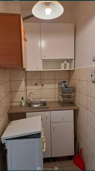 Inchiriez pe termen lung ( inclusiv vara) garsoniera la parter - 1