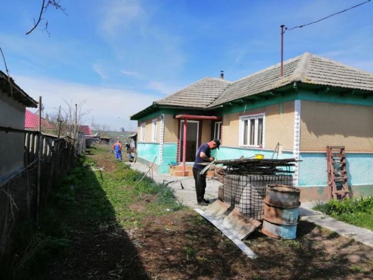 Teren cu casa suprafata totala 824 mp  - 1