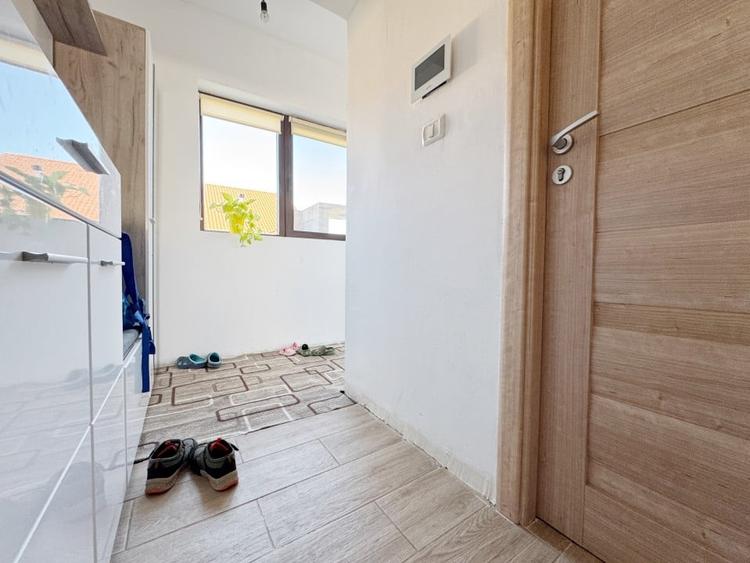 Casă individuală cu 5 camere cu Garaj în Sânmihaiu German