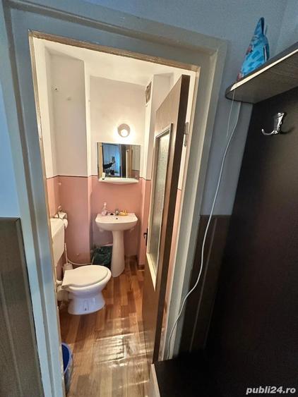 Se vinde apartament cu 3 camere, situat in Comane?ti, Bacau, etaj 4. - 4