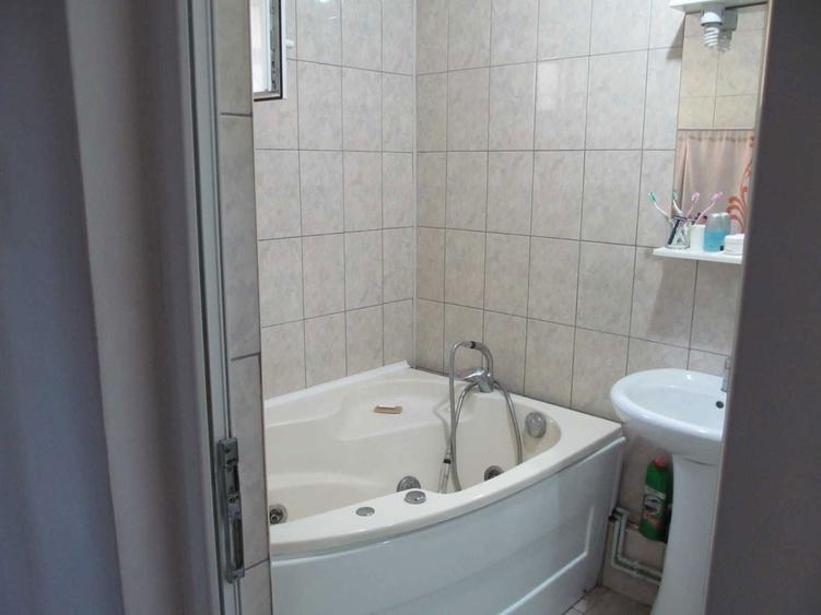 vand apartament central langa parc in pucioasa, 100 km de bucuresti - 1