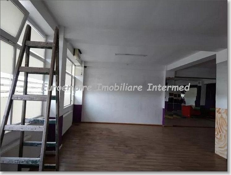 Cladire P+3 de inchiriat zona Far-Billa - 4