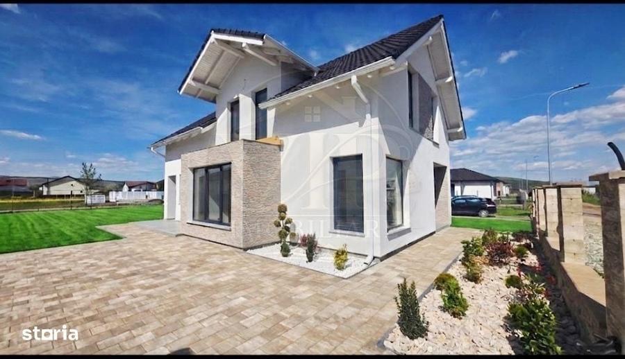 Casă cu 4 camere cu Teren 400 Mp în Central